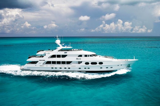 Luxury Yacht Lady Joy